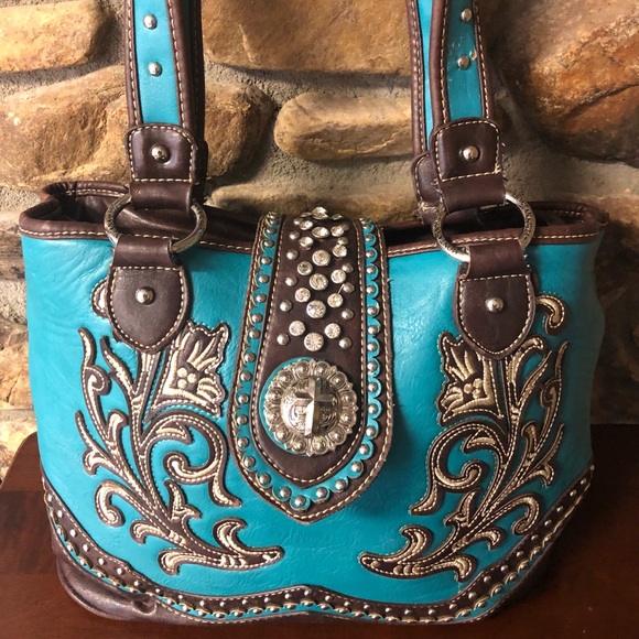 🦋Cross & Rhinestone Pocketbook🦋 - Picture 1 of 7